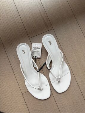 Zara White Minimalist Thong Slide Sandals